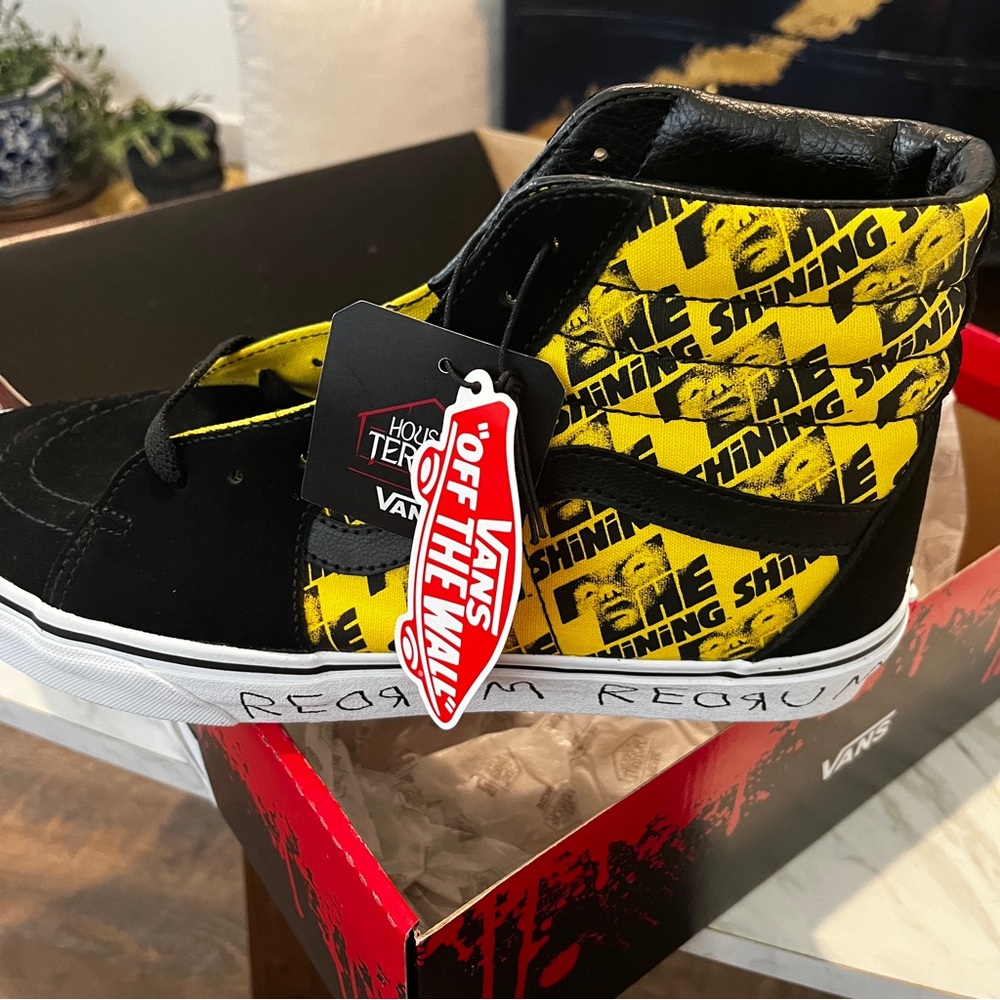 Vans House of Terror x Sk8-Hi 'The
Shining' Men’s Size 10